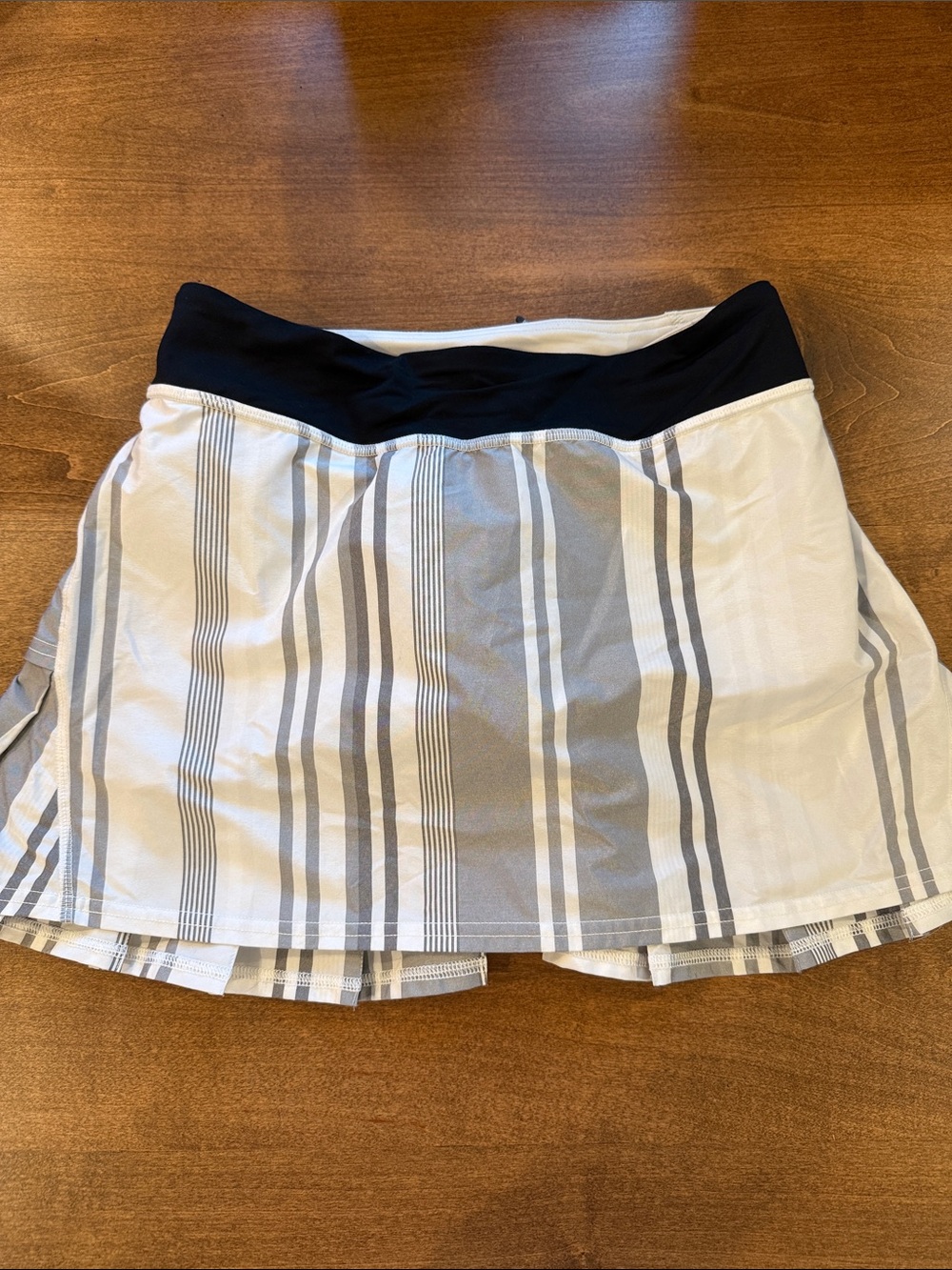 lululemon White and Black Striped Athletic Skirt